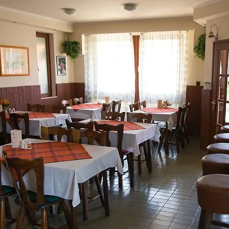 Berg Toboz Panzio Гостевой дом 4*