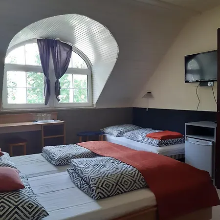 Berg Toboz Panzio 4*