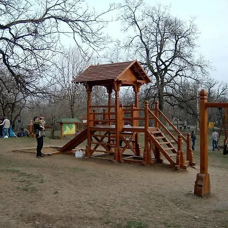 Гостевой дом Berg Toboz Panzio Печ